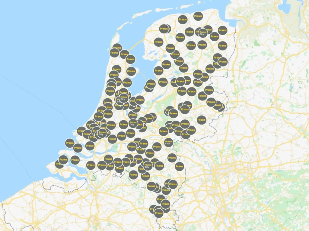 Kaart van Nederland met meer dan 140 locaties waar een Praxis locatie zit.