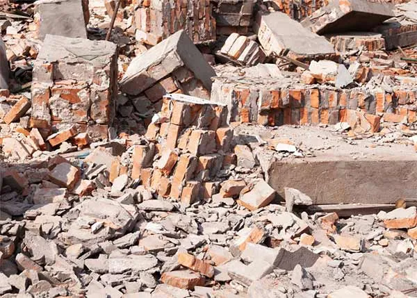 Puinafval dat vrijkomt tijdens het verbouwen.